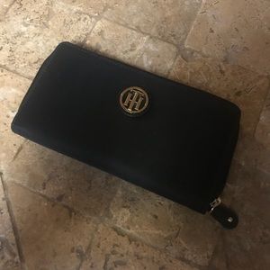 Black Tommy Hilfiger Women’s Wallet